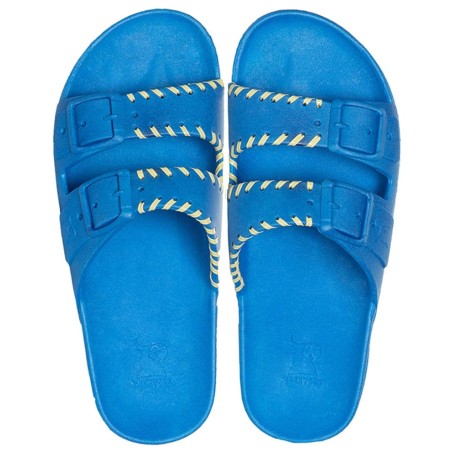 sandales bleues détails jaunes cacatoès vues de haut