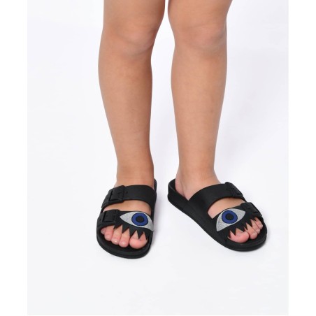 sandales noires avec deux yeux argentés cacatoès portées enfants