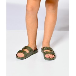 sandales kaki cacatoès imprimés signe peace portées enfants