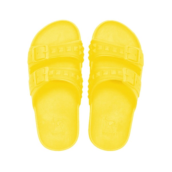 sandales jaune fluos à clous jaunes cacatoès vues de haut enfants