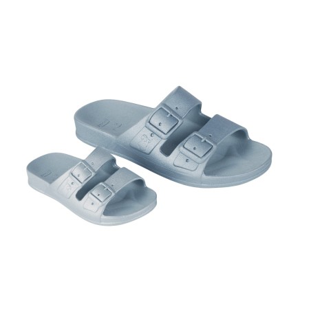 sandales bleues cacatoès vues de trois quarts adultes et enfants