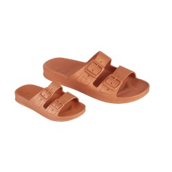 sandales orange cacatoès vues trois quart adultes et enfants