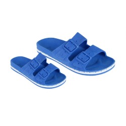 sandales bleues roi avec bande de logos blancs cacatoès vues de trois quarts adultes et enfants