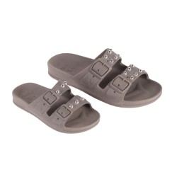 sandales grises à clous cacatoès vues de trois quarts adultes et enfants
