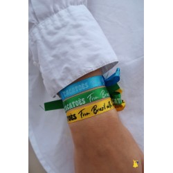 bracelets brésiliens cacatoès portés