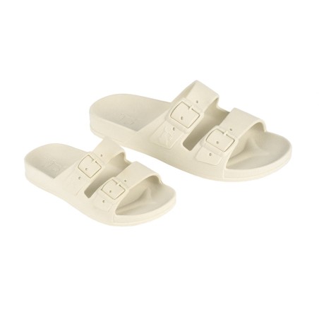 sandale blanc pastel pour femme vue de trois quart femme et enfant