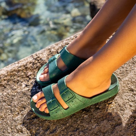 sandale verte à paillettes cacatoès vue portée lifestyle