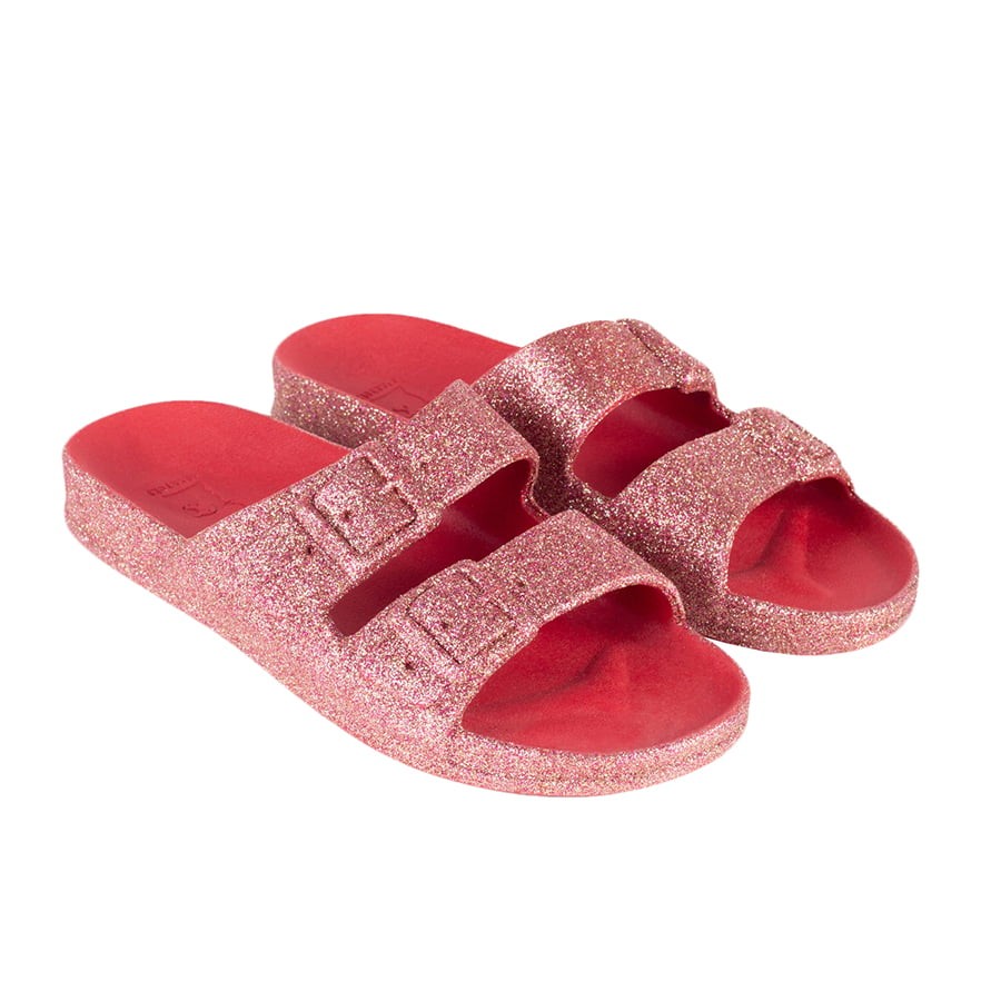 sandales rouge à paillettes cacatoès vue de trois quart