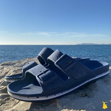 Tagguez votre boyfriend pour qu’il soit stylé cet été ! 😎🌊

Tag your boyfriend for his new summer essentials 💙
.
.
.
.
#mycacatoes #frombrazilwithlove #picoftheday #summer #beachlife #sandals #instagood #fun #fashion #style #beachwear #summeroutfit #flipflops #holidays #instamood #happyfeet #summervibes #footprints #candyscented #cravo #navy #sea